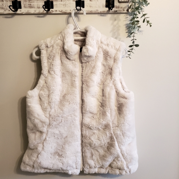 Nicole Miller Reversible Vest - Picture 2 of 3